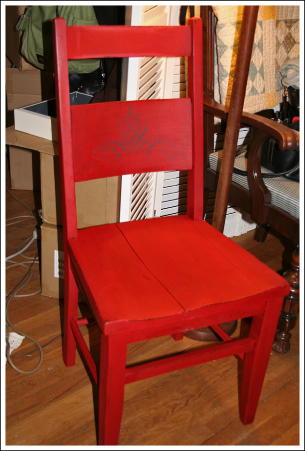 LOVE this red chair!