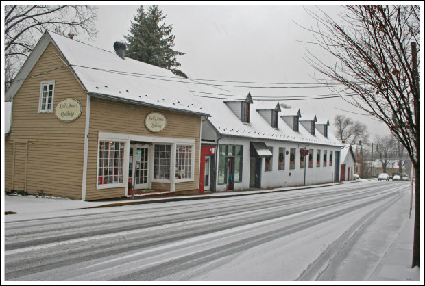 Kelly Ann's Quilting, 9 5th Street, Warrenton, Virginia