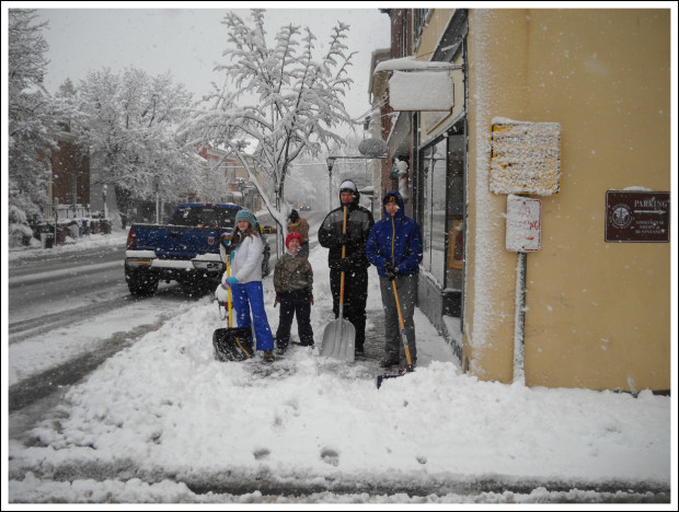 The family that shovels together...