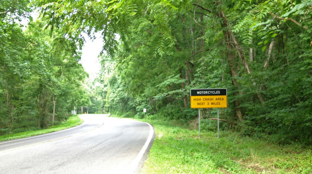 US-211 on the approach to Thornton Gap.